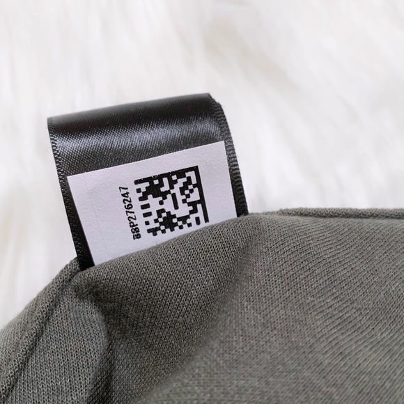 The North Face Women’s Slacker Poncho - Picture 6 of 7